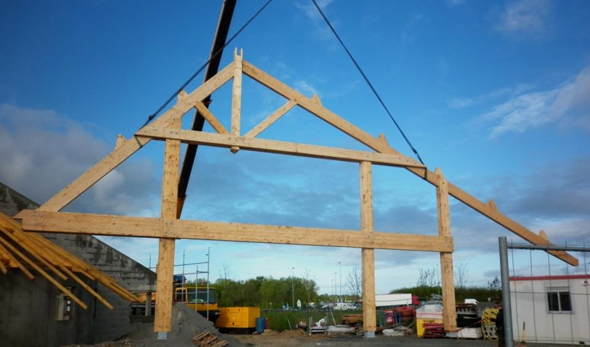 Fabrication et pose de charpentes pour maisons et garages