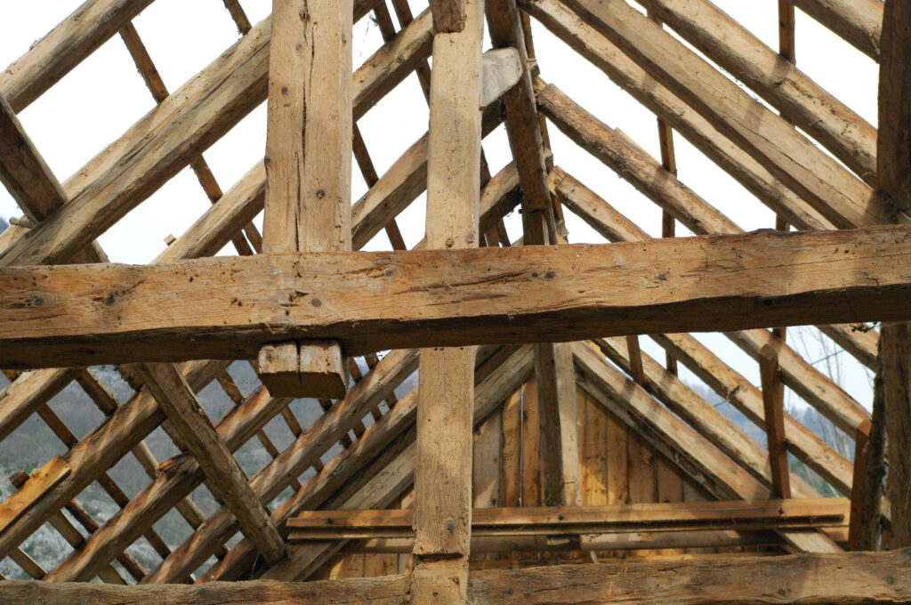 Quand rénover sa charpente?