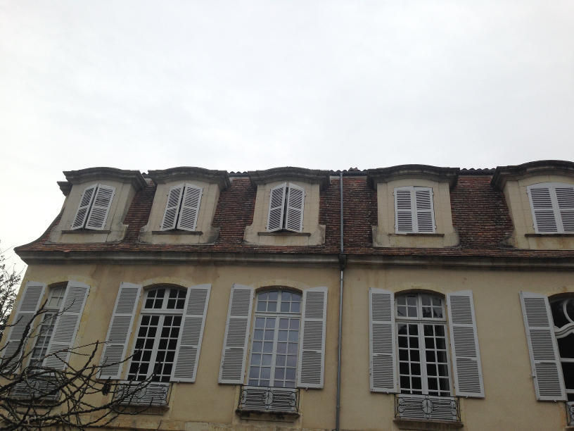 Pose de couverture en tuiles plates à Condom