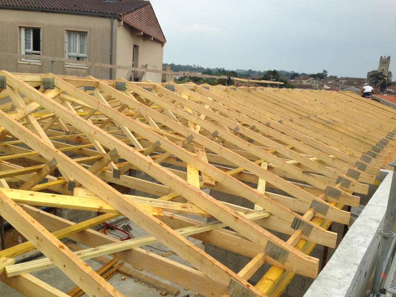 Réalisation de charpente et pose de couverture à Condom